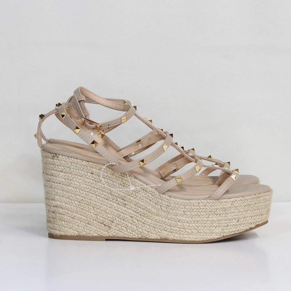 Bamboo Tan Strappy Espadrille Platform Studded Gladiator Sandals NWOT